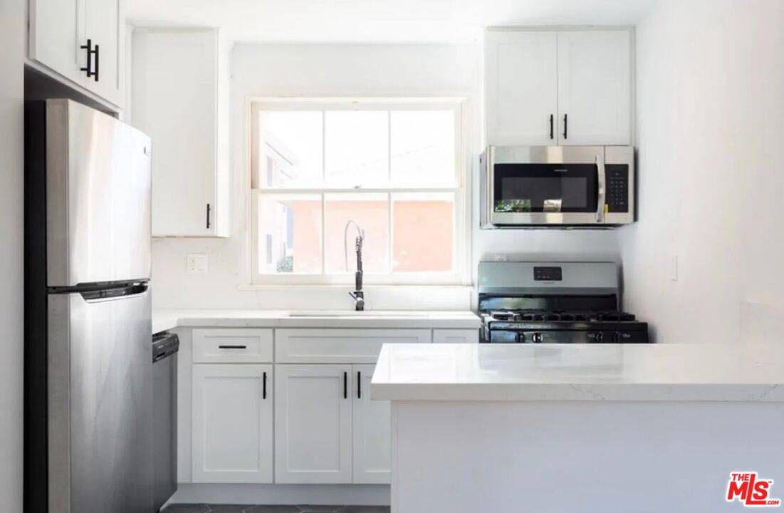 1142 Princeton St #D, Santa Monica, CA 90403