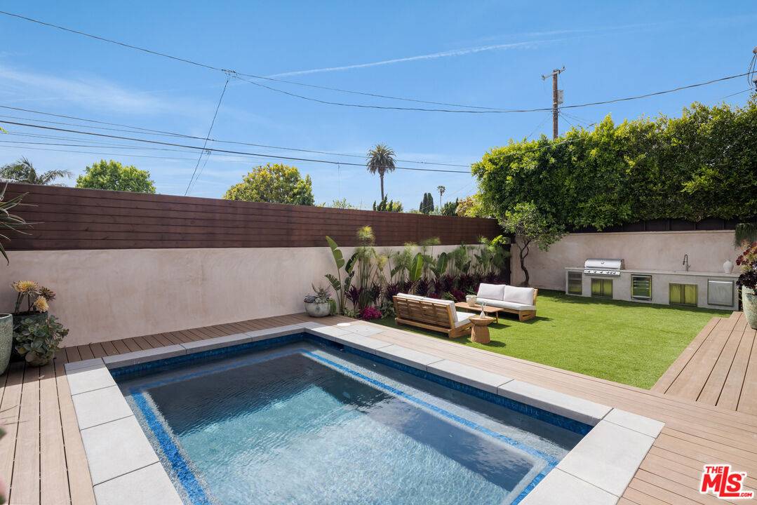Los Angeles, CA 90066,3731 Wasatch Ave