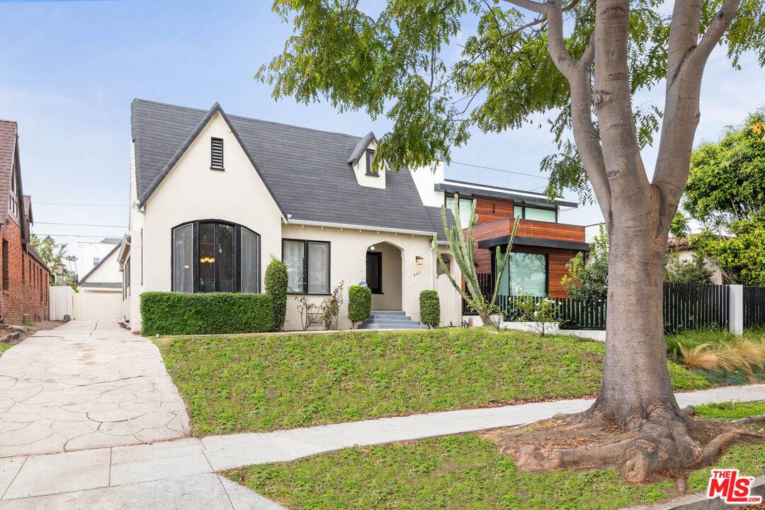 Beverly Hills, CA 90211,445 S Wetherly Dr