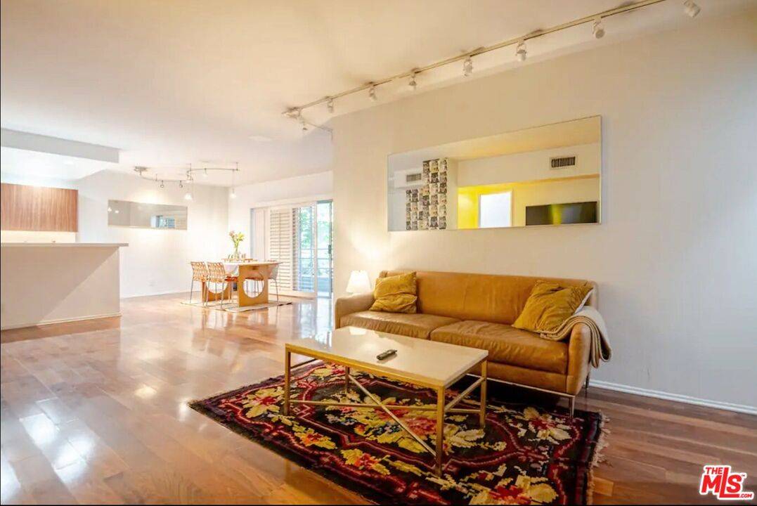 1131 Alta Loma Rd #217, West Hollywood, CA 90069