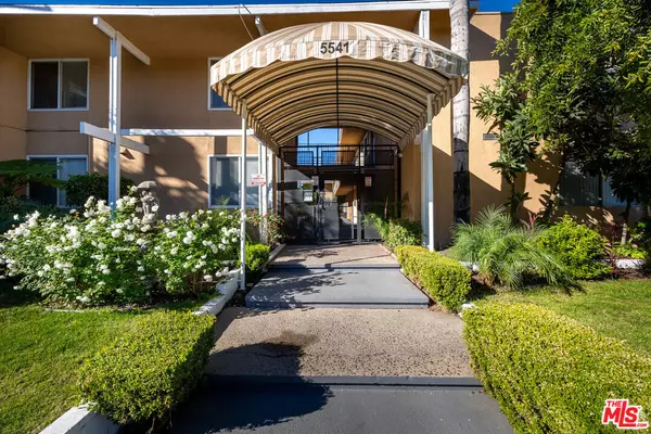 5541 Newcastle Ave #18, Encino, CA 91316