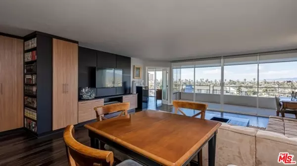 Marina Del Rey, CA 90292,4265 Marina City Dr #301