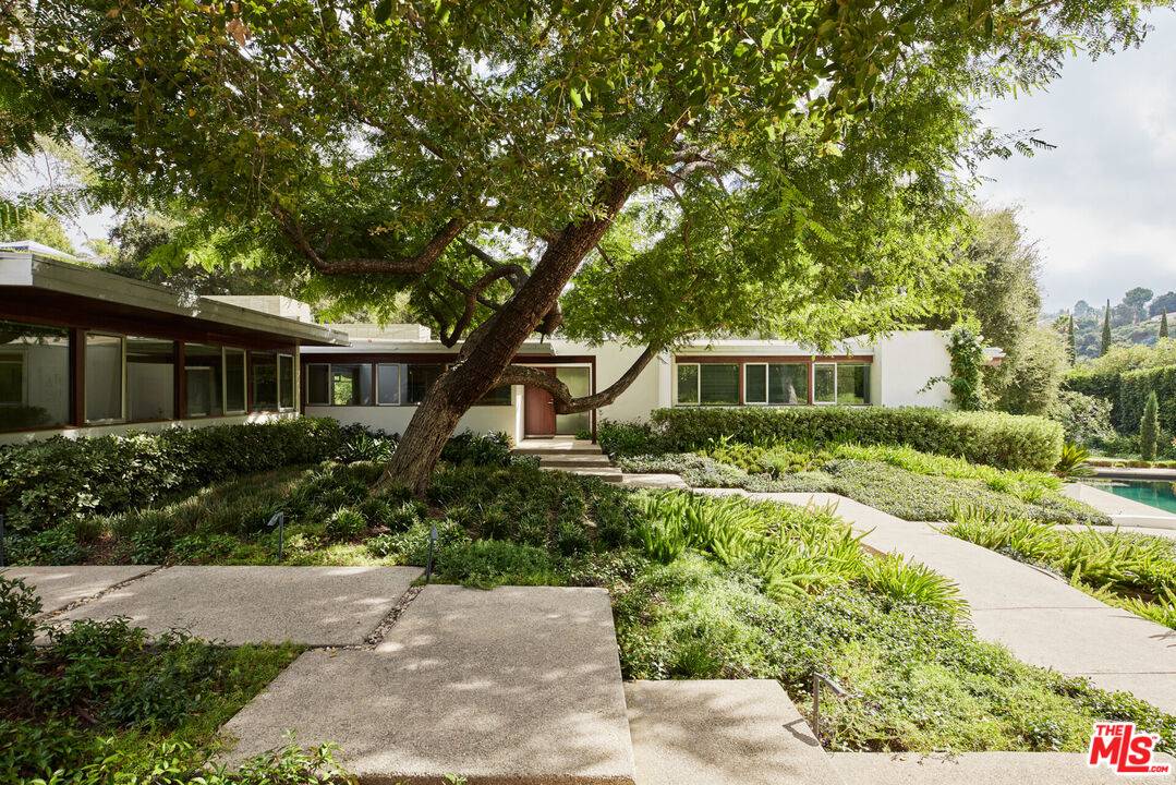 3970 Archdale Rd, Encino, CA 91436