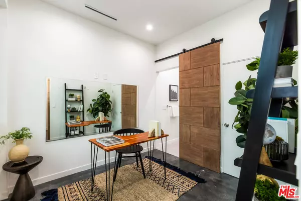 Los Angeles, CA 90064,11337 Pearl St