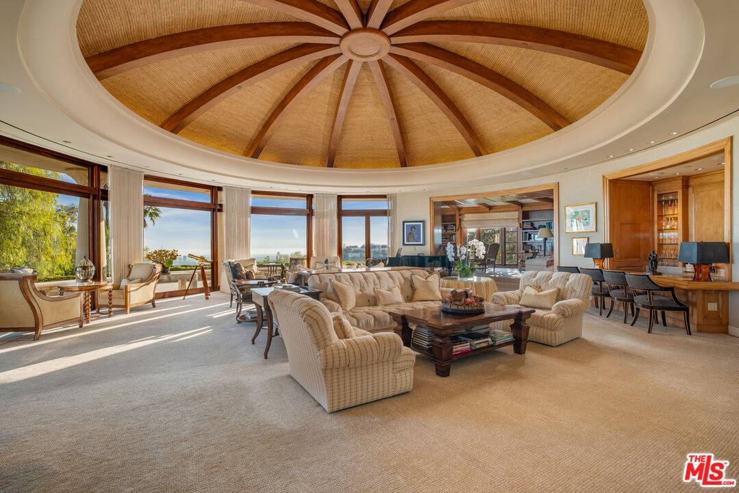 Los Angeles, CA 90077,1101 Bel Air Pl