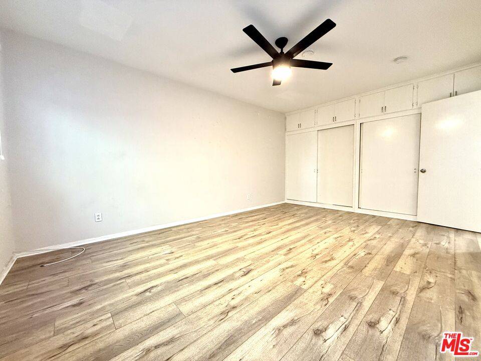 Los Angeles, CA 90035,925 S Holt Ave #2