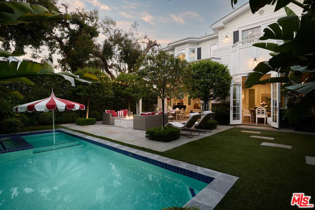 361 N Bowling Green Way, Los Angeles, CA 90049