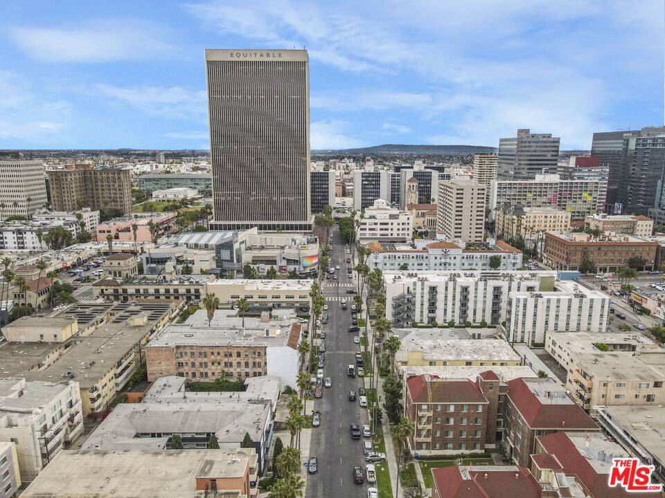 Los Angeles, CA 90020,514 S Mariposa Ave