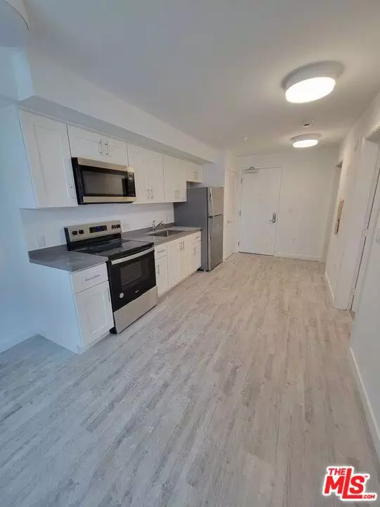 5300 Crenshaw Blvd #205, Los Angeles, CA 90043