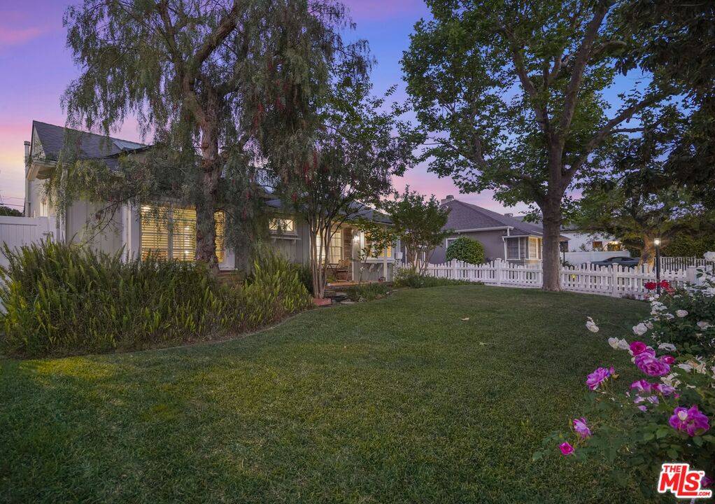 Sherman Oaks, CA 91423,4546 Allott Ave