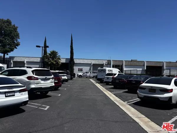 Van Nuys, CA 91406,6656 Valjean Ave