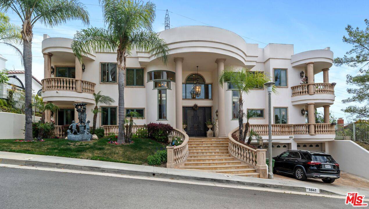 3848 Vista Linda Dr, Encino, CA 91316