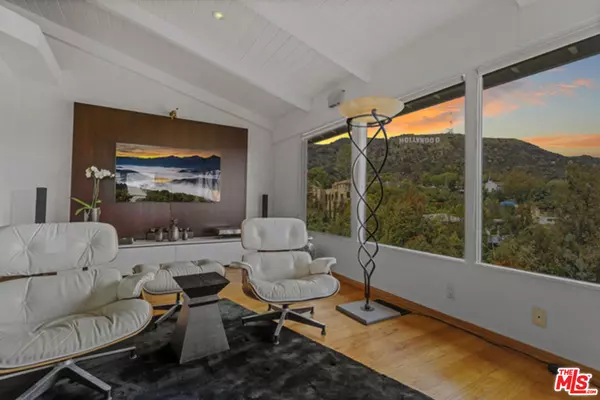 Los Angeles, CA 90068,3162 Durand Dr