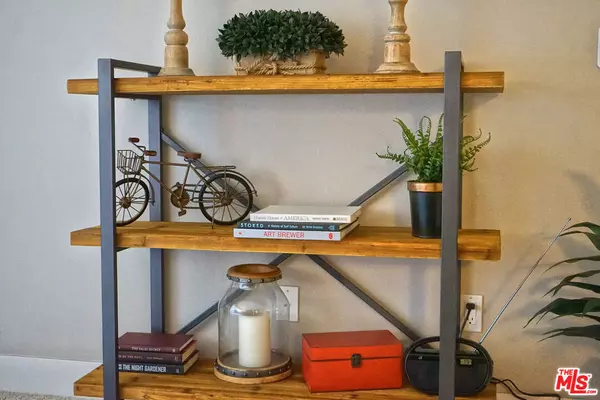 Pasadena, CA 91103,151 E HOLLY ST #1-105