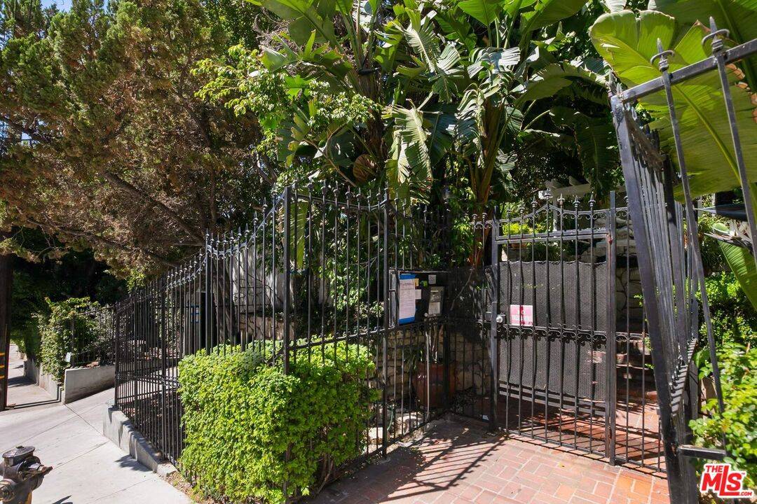 1323 N Olive Dr #23E, West Hollywood, CA 90069