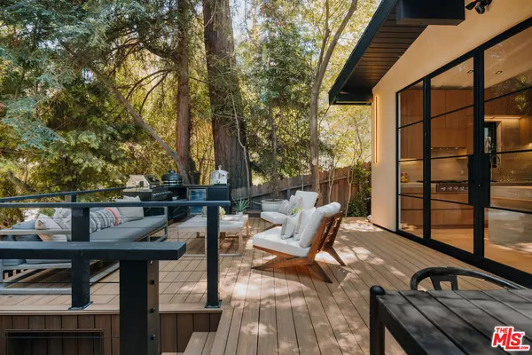 Los Angeles, CA 90046,8631 Lookout Mountain Ave