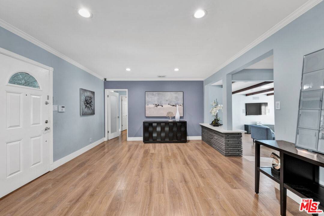 Tarzana, CA 91335,6241 Canby Ave