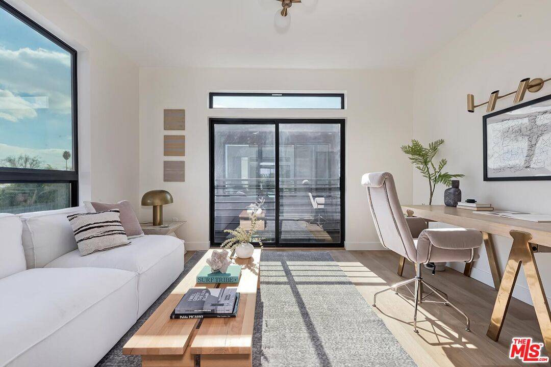 5443 Blackwelder St, Los Angeles, CA 90016