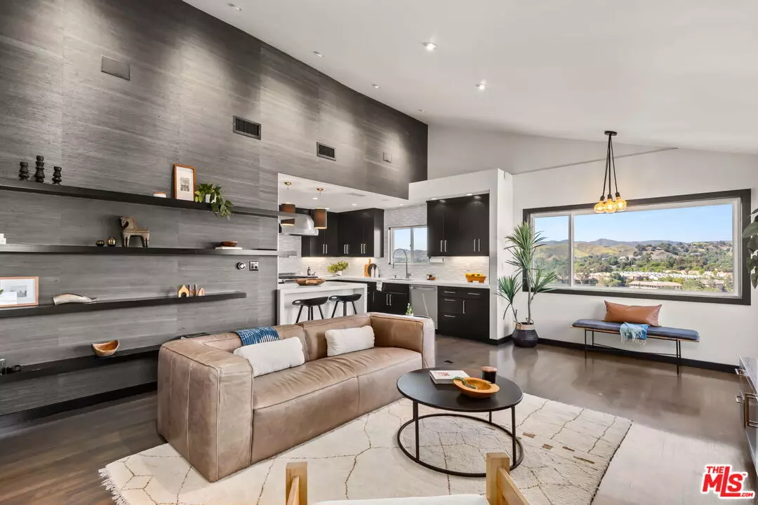 Agoura Hills, CA 91301,28207 Laura La Plante Dr