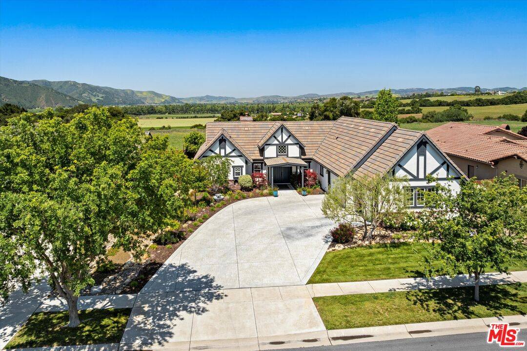 Solvang, CA 93463,571 Oak Ridge Rd