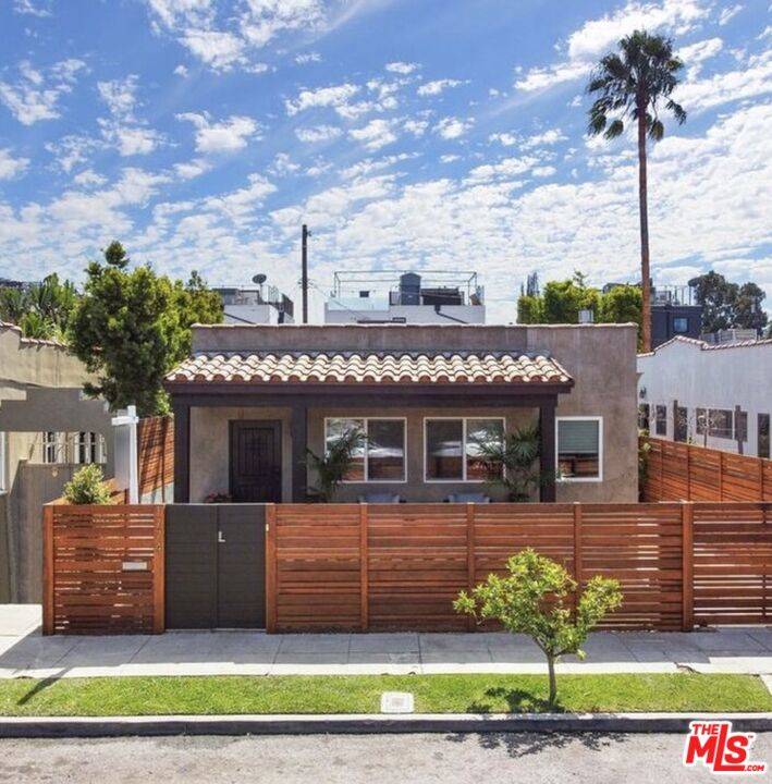 Venice, CA 90291,1774 Washington Way
