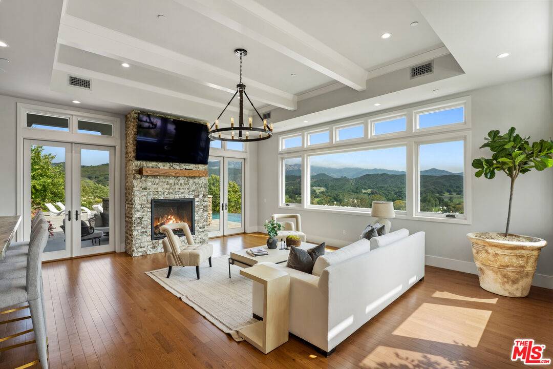 Calabasas, CA 91302,26767 Mulholland Hwy