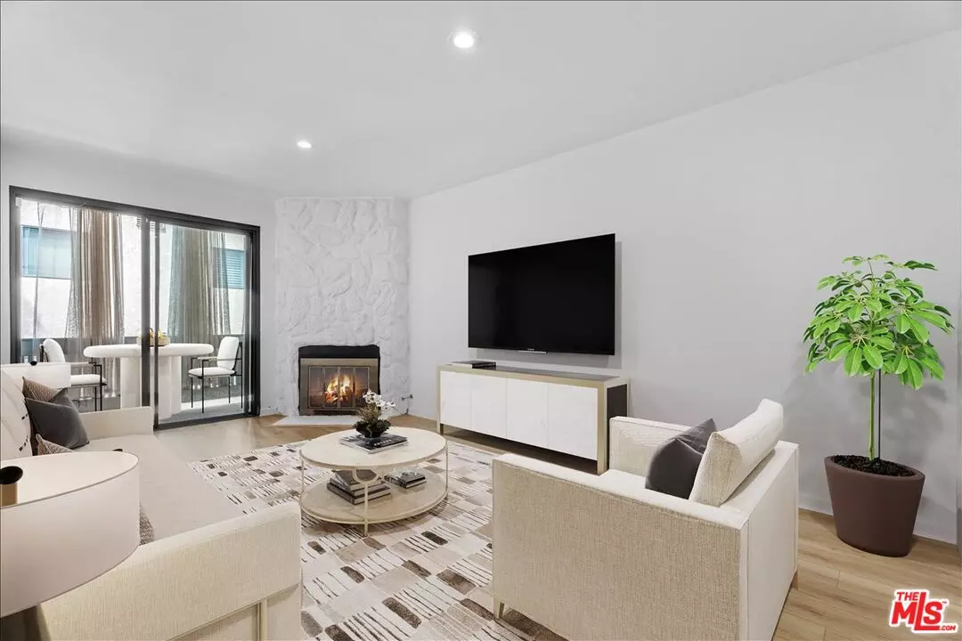 Playa Del Rey, CA 90293,8162 Manitoba St #209