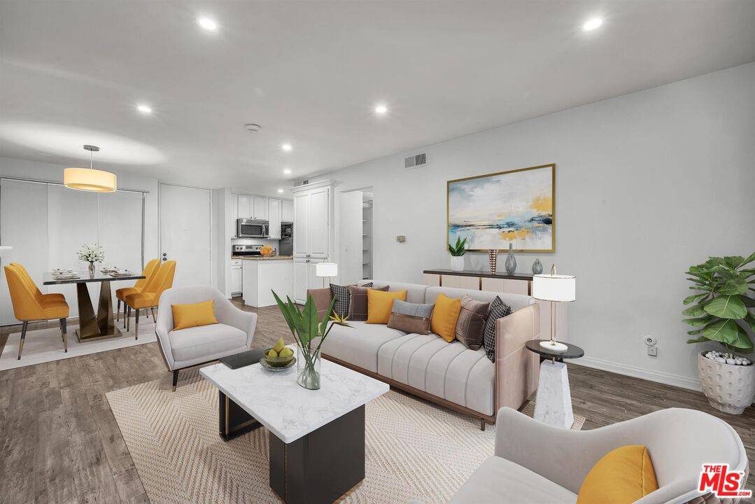 Culver City, CA 90230,5119 Raintree Cir #184