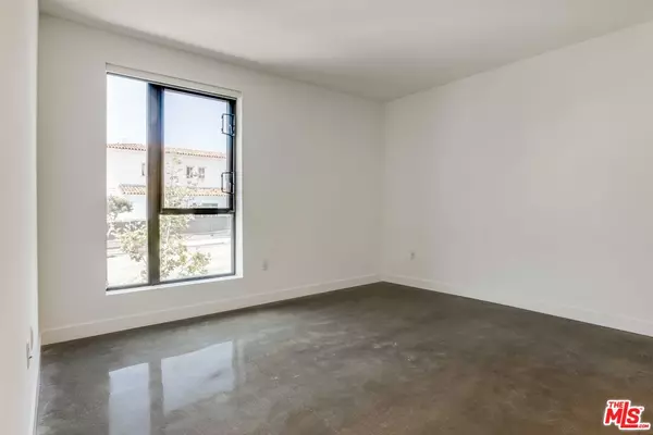 West Hollywood, CA 90046,1250 N Fairfax Ave #504