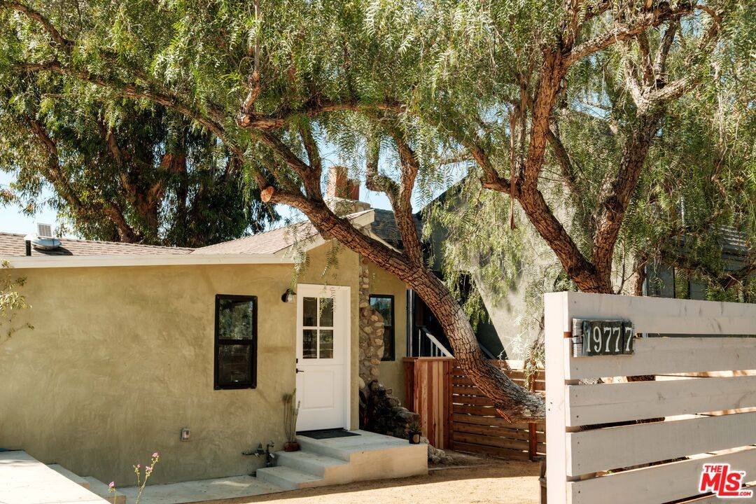 19777 Grand View Dr, Topanga, CA 90290