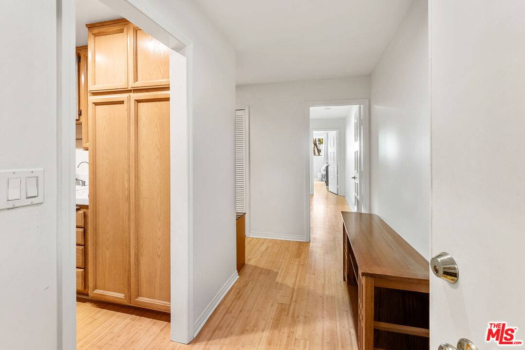 Santa Monica, CA 90401,1255 10th St #106