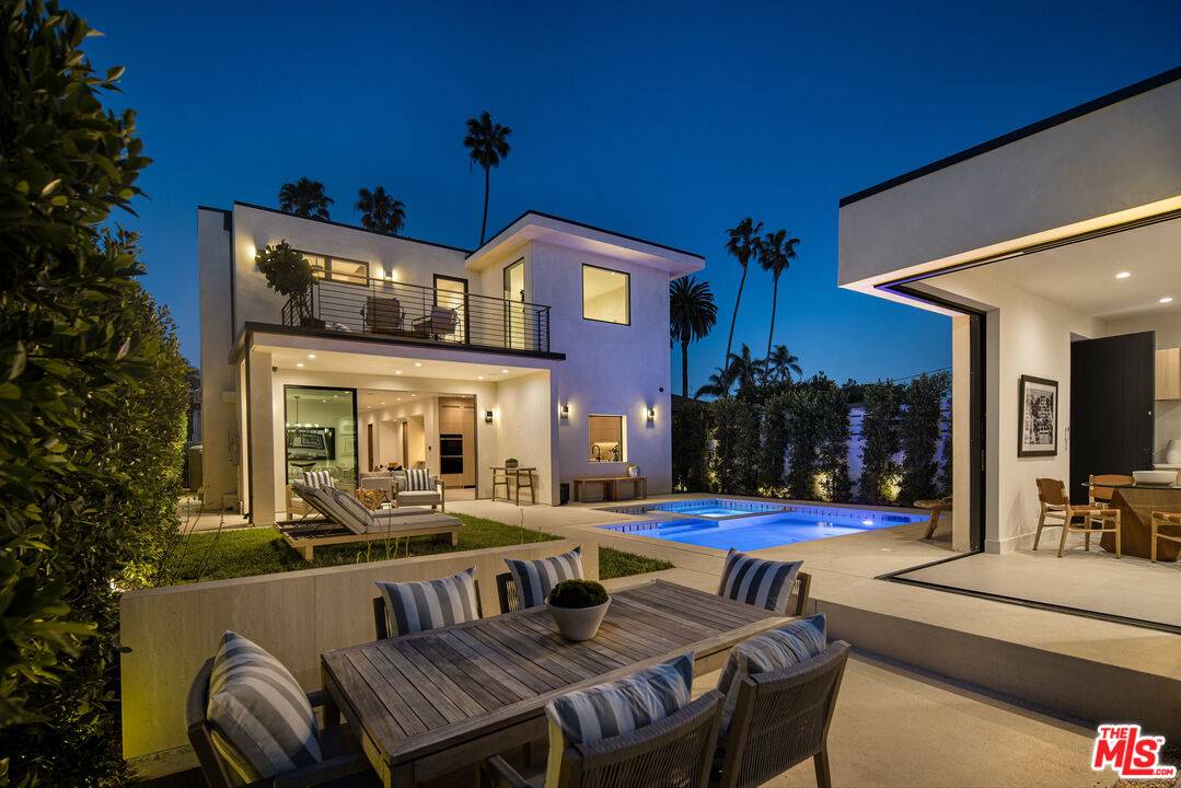 Venice, CA 90291,2115 Walnut Ave