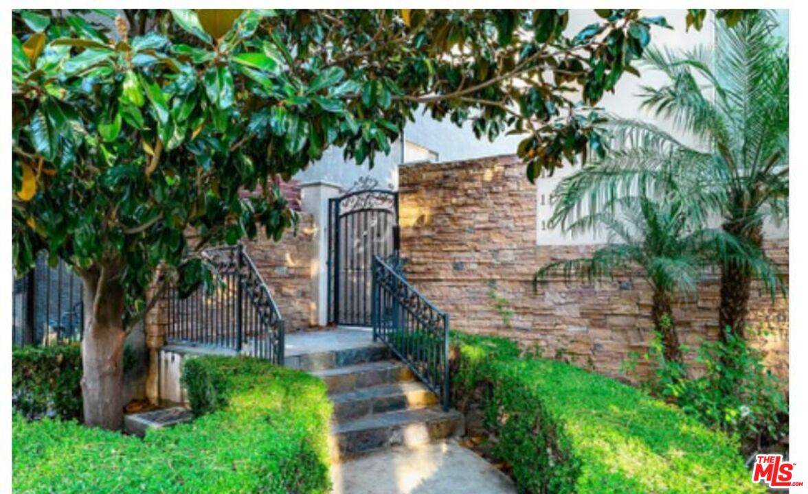 Valley Village, CA 91607,4732 Radford Ave #11