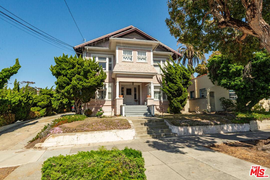 Redondo Beach, CA 90277,108 N Broadway