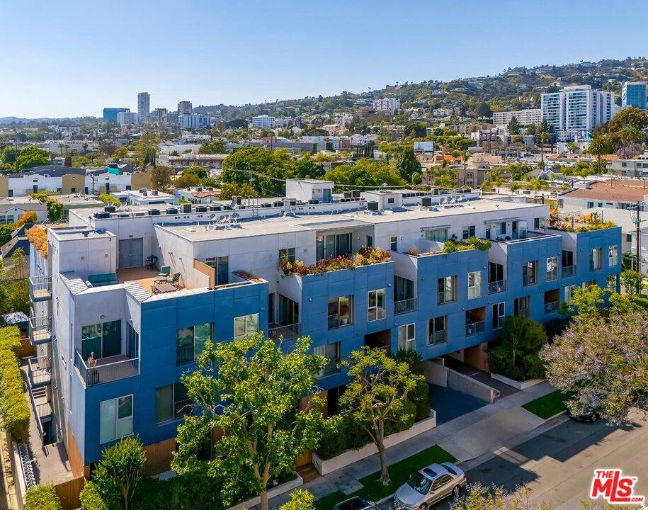 Los Angeles, CA 90069,855 N Croft Ave #306