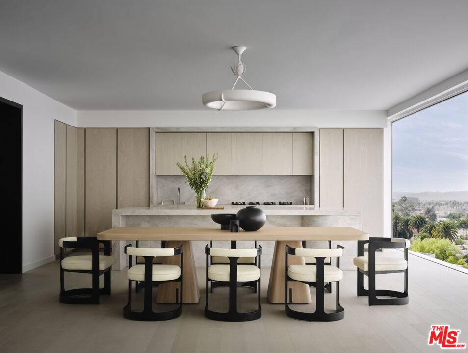 Beverly Hills, CA 90212,9200 Wilshire Blvd #202E