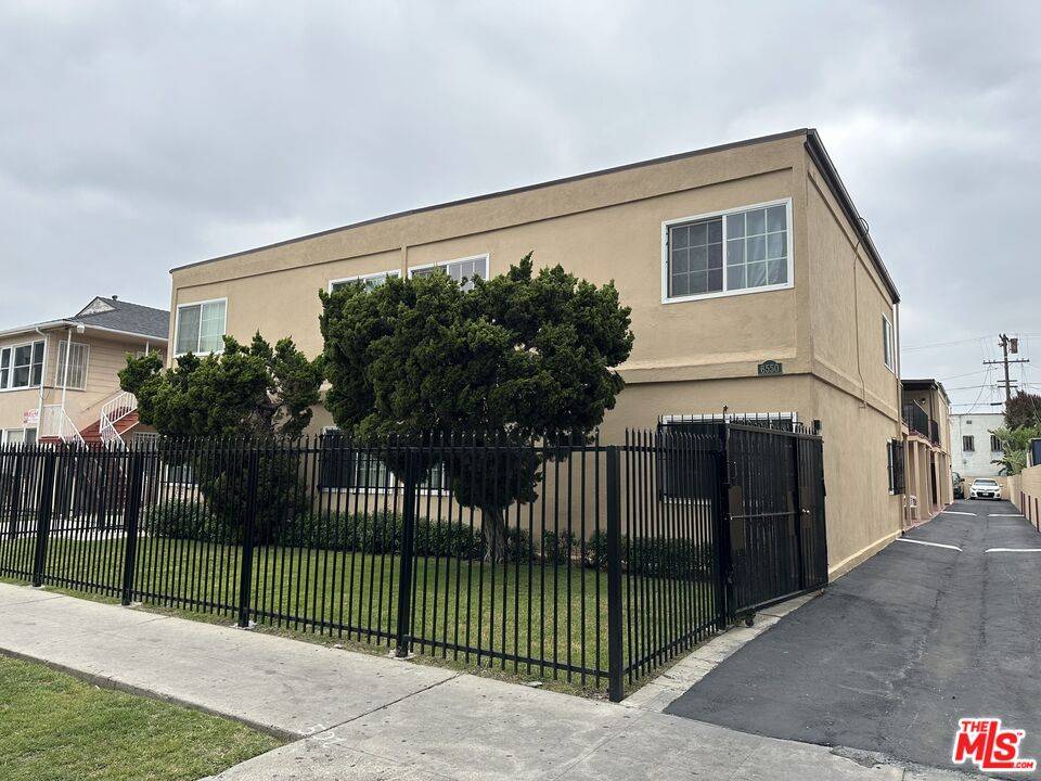 Los Angeles, CA 90043,Brynhurst Ave