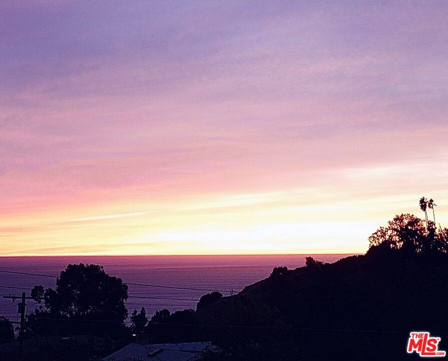 15461 De Pauw St,  Pacific Palisades,  CA 90272