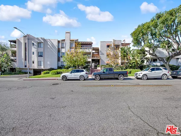Glendale, CA 91202,1325 Valley View Rd #201