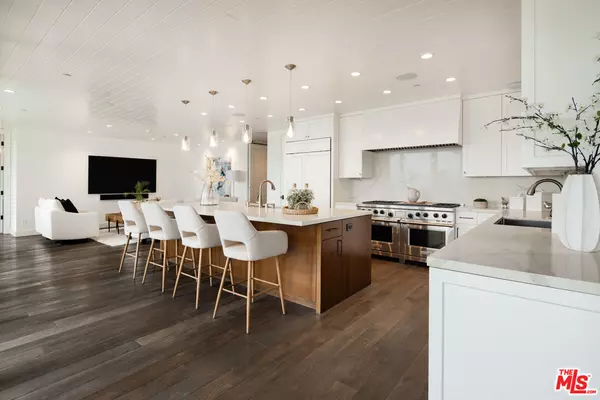 Manhattan Beach, CA 90266,934 1st St