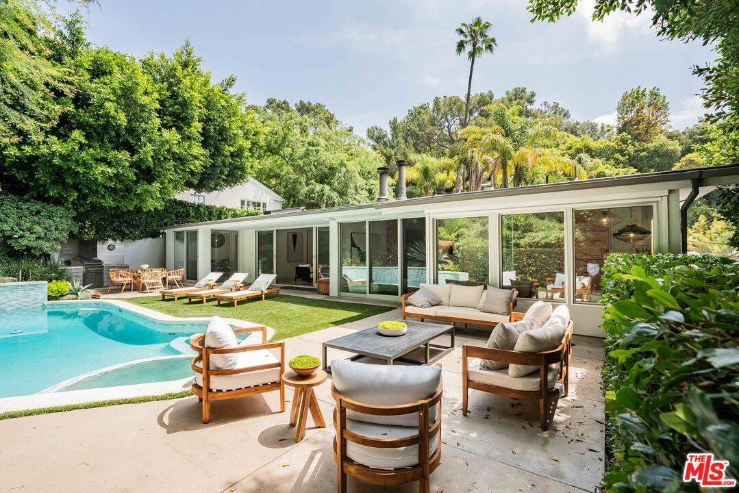 1577 N Doheny Dr, Los Angeles, CA 90069