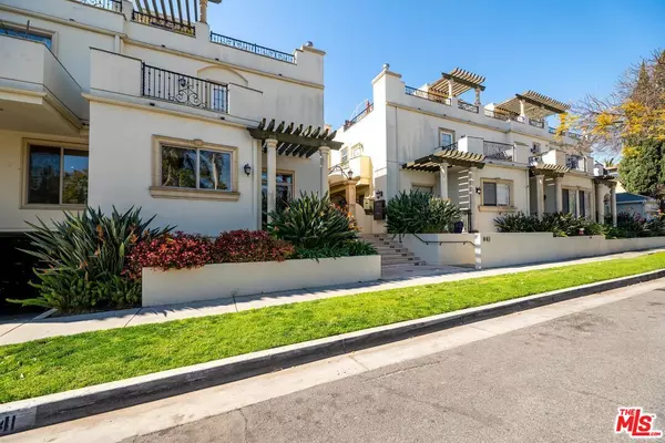 West Hollywood, CA 90069,841 Westmount Dr #102