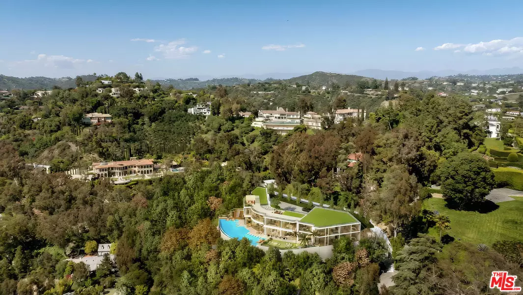 901 Strada Vecchia Rd, Los Angeles, CA 90077