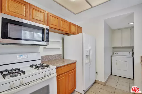 Beverly Hills, CA 90211,221 S Tower DR