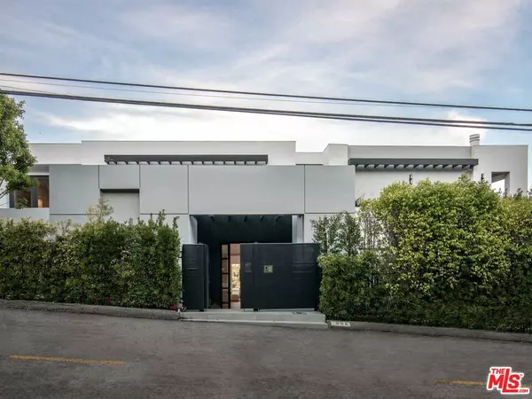 Los Angeles, CA 90049,930 N Tigertail Rd