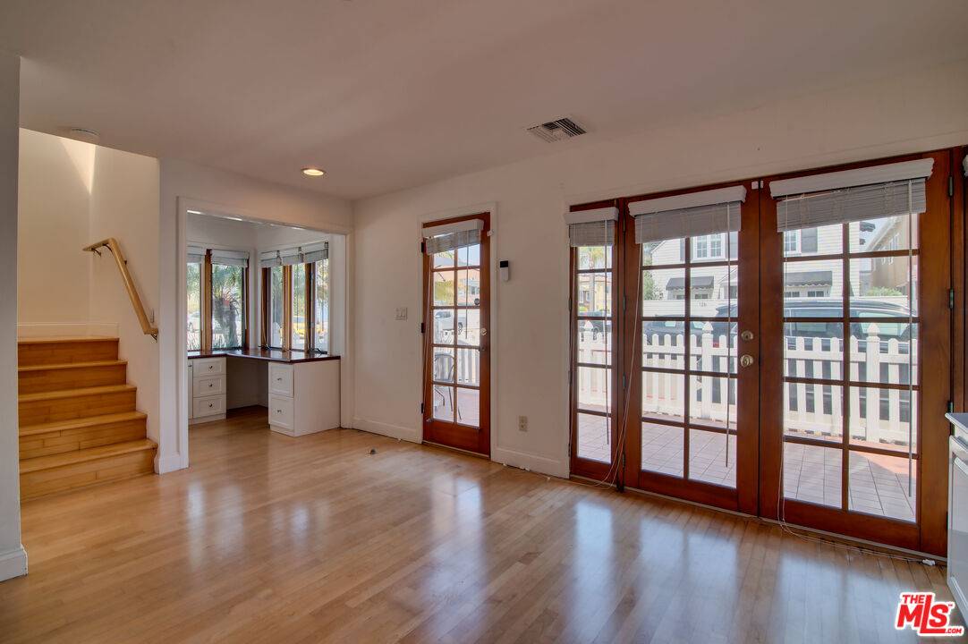 Newport Beach, CA 92662,127 Abalone Ave