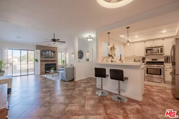 4852 Cabana Dr #202, Huntington Beach, CA 92649