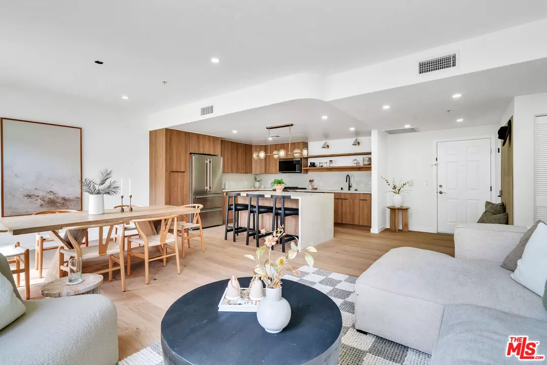 Playa Vista, CA 90094,13200 Pacific Prome #207