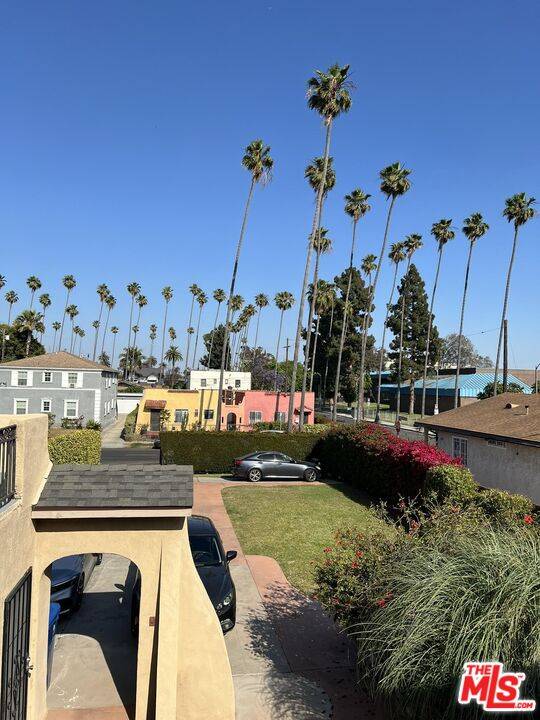 Los Angeles, CA 90019,1635 S Bronson Ave