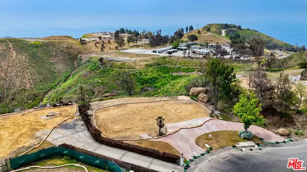 Malibu, CA 90265,23208 W Paloma Blanca Dr